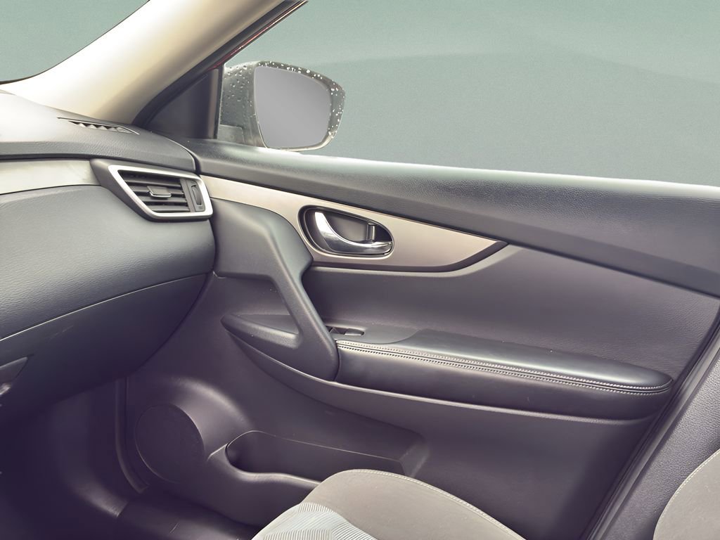 Used 2016 Nissan Rogue SV image 17