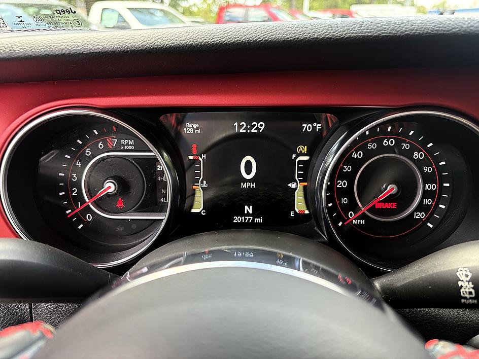 Used 2022 Jeep Wrangler Rubicon AWD/4WD image 16