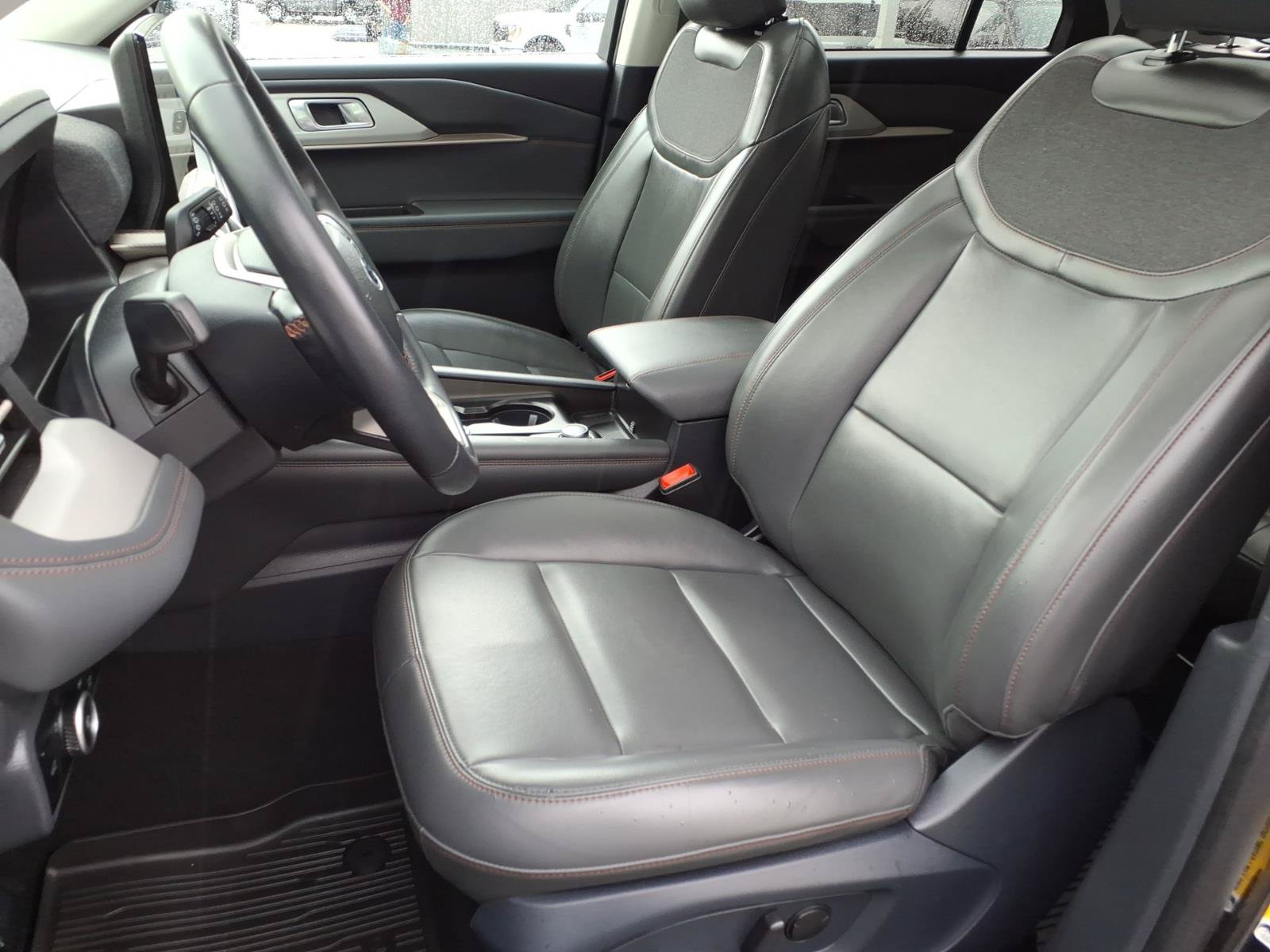 Certified 2025 Ford Explorer Active w/ Active Comfort Package AWD/4WD image 21