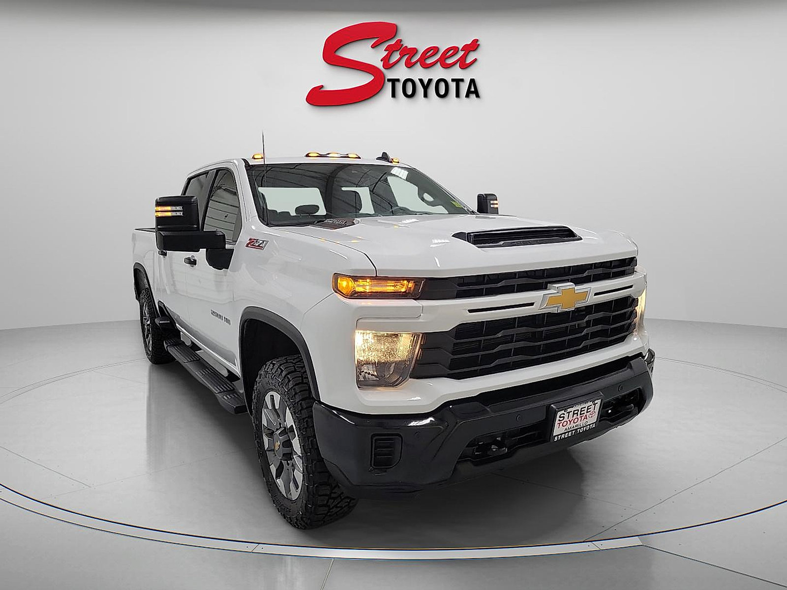 Used 2025 Chevrolet Silverado 2500 Custom w/ Custom Value Package AWD/4WD image 5