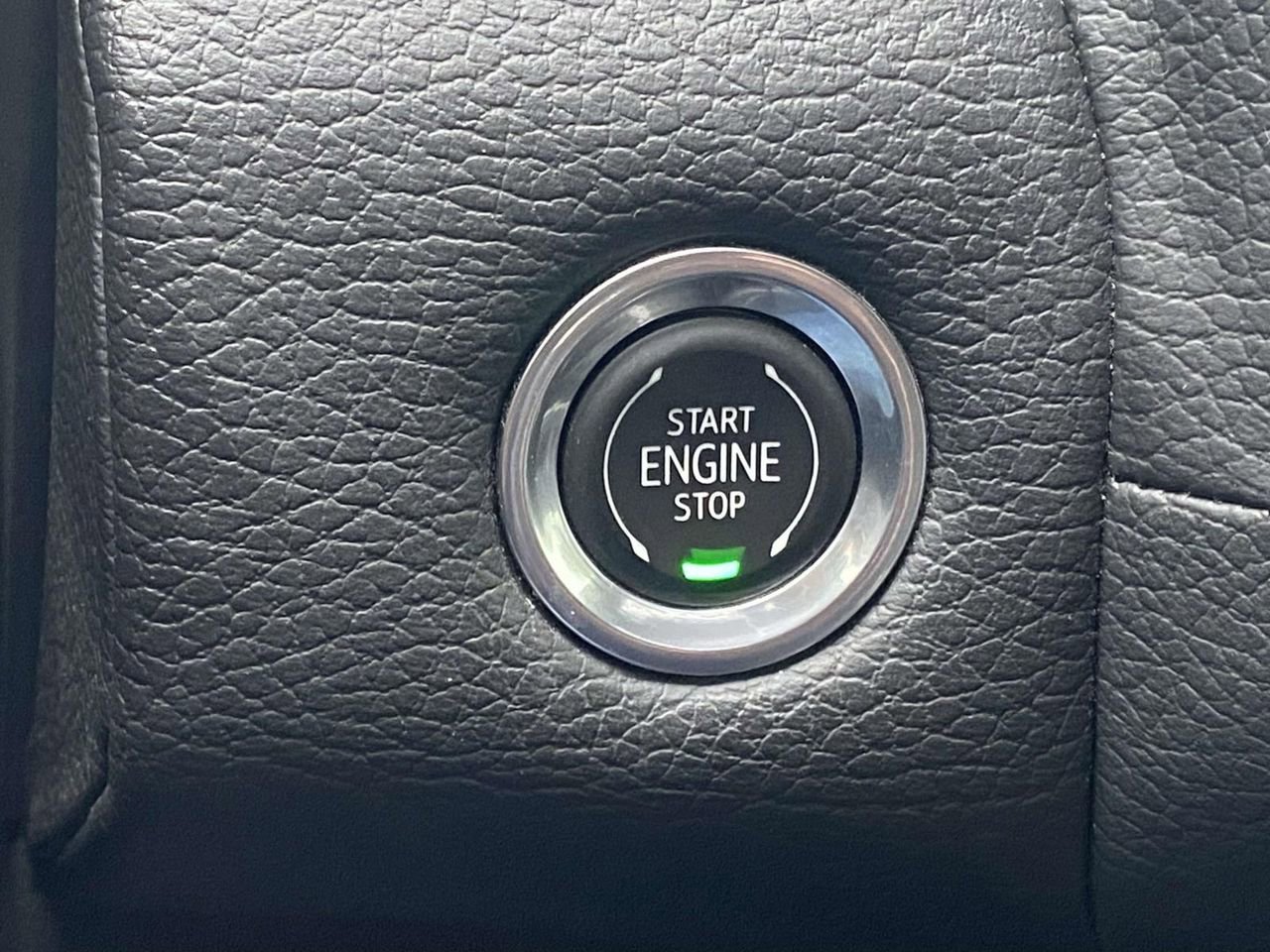 Used 2021 GMC Yukon XL Denali w/ Denali Ultimate Package image 26