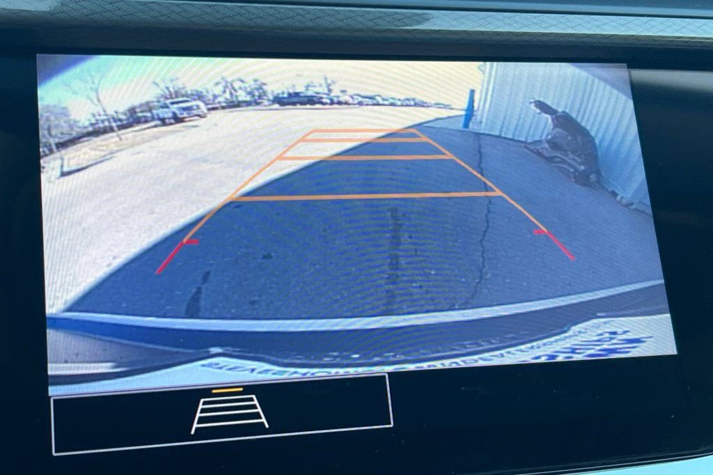 Used 2023 Buick Encore GX Select image 16