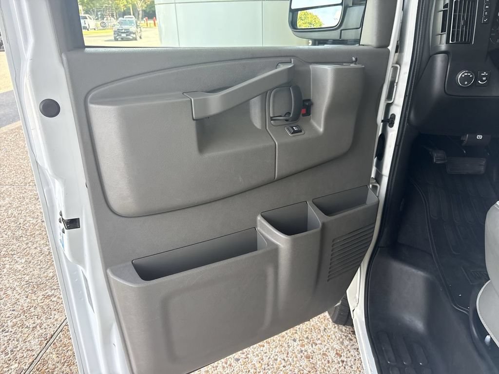 Used 2020 Chevrolet Express 3500 LT w/ LT Preferred Equipment Group RWD image 20