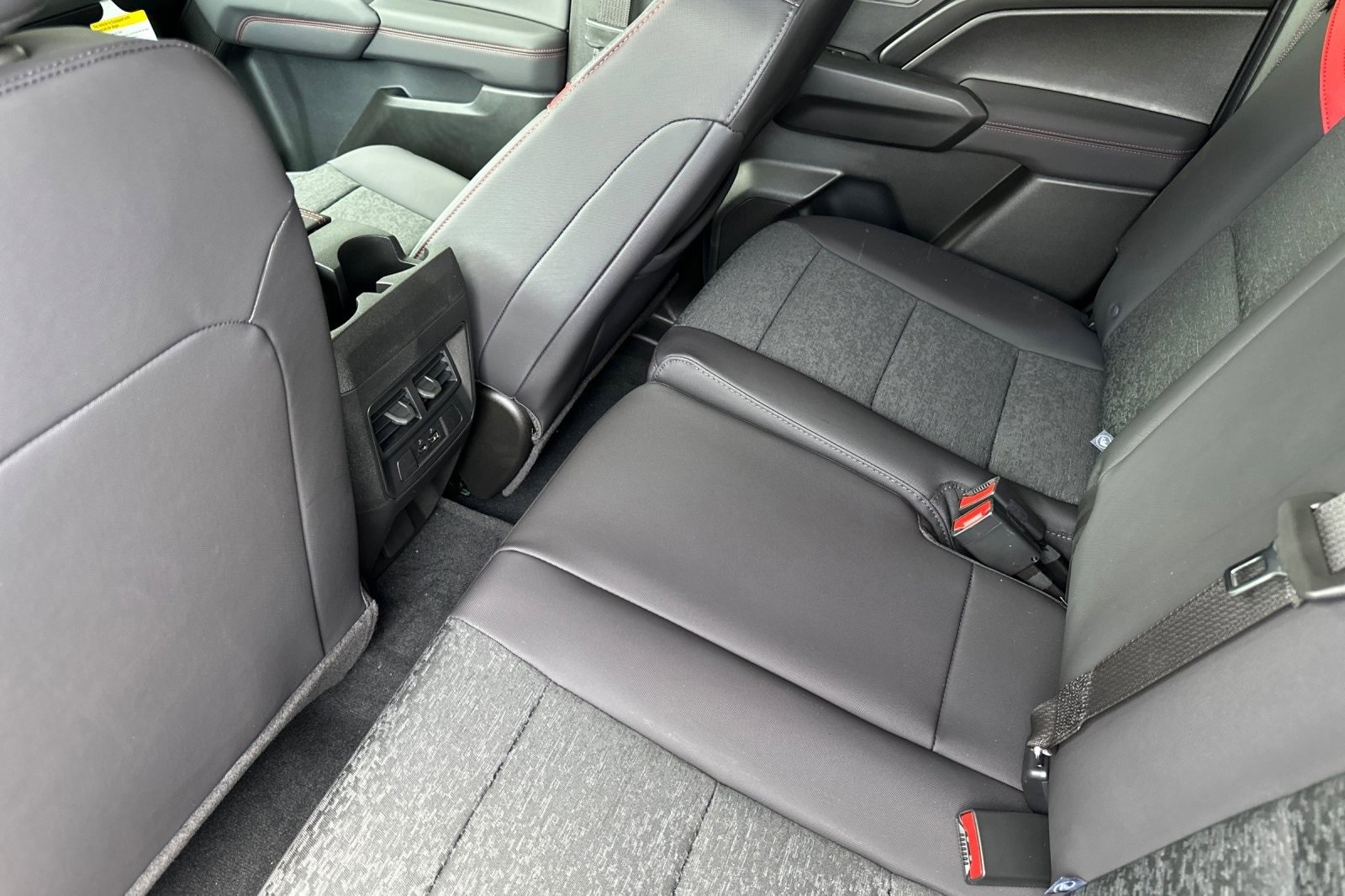 New 2025 Chevrolet Colorado Z71 w/ Midnight Edition image 13