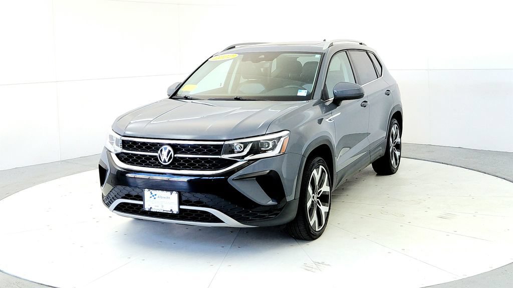 Used 2022 Volkswagen Taos SEL w/ Panoramic Sunroof Package AWD/4WD image 2