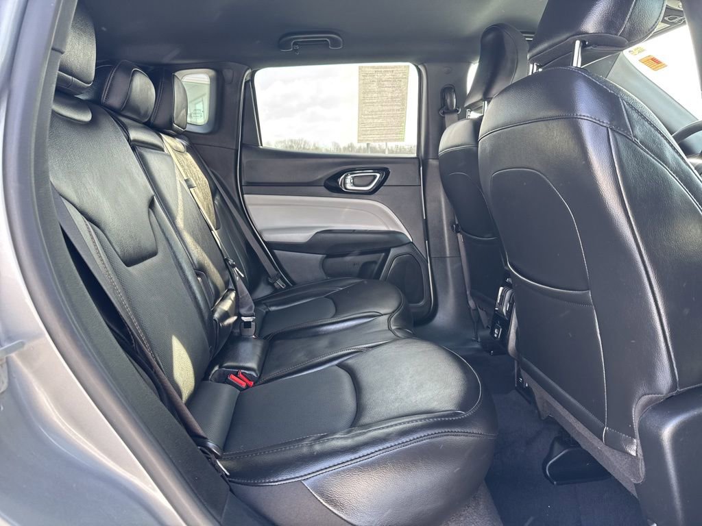 Used 2023 Jeep Compass Limited image 14