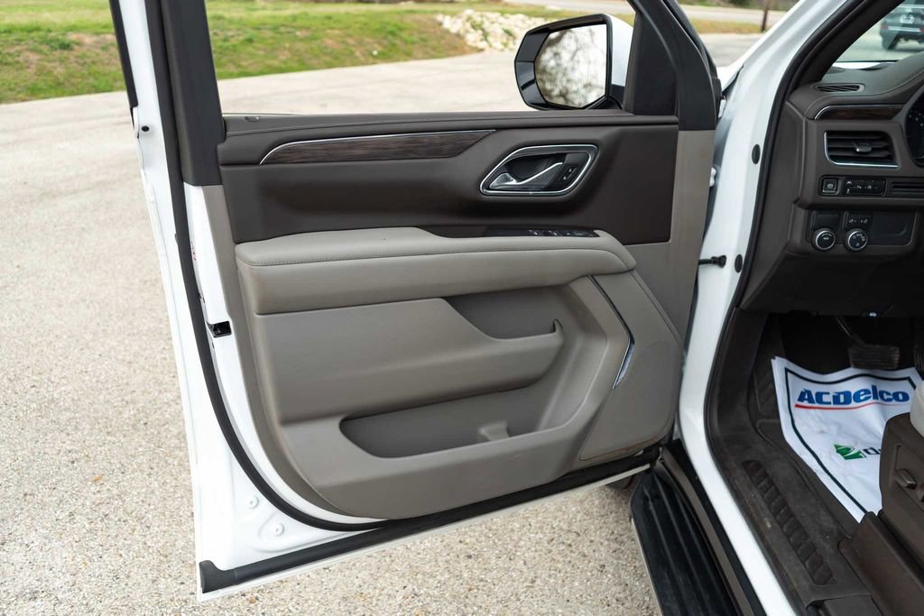 Used 2023 Chevrolet Tahoe LS RWD image 12