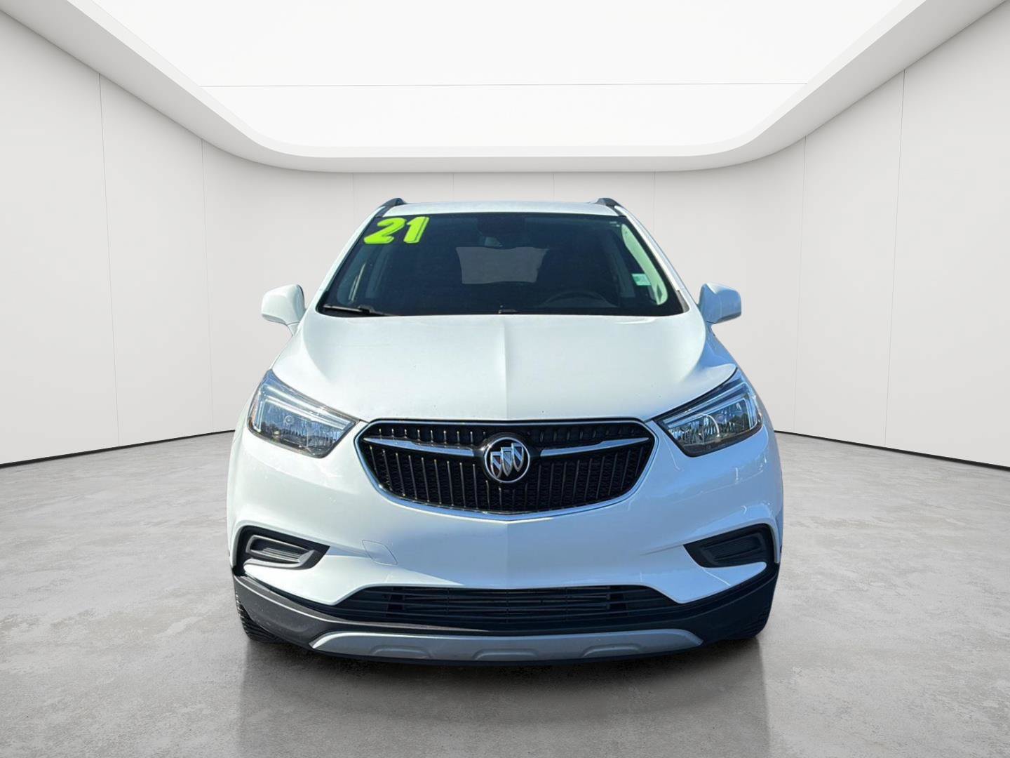 Used 2021 Buick Encore Preferred AWD/4WD image 2