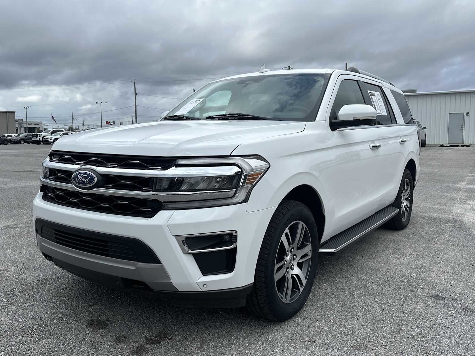 Used 2022 Ford Expedition Limited image 5