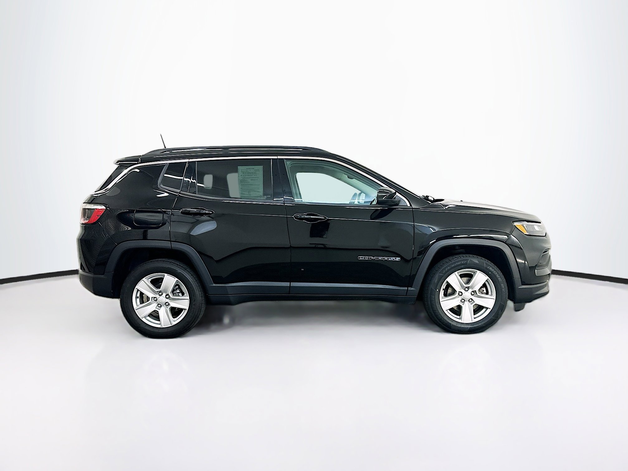 Used 2022 Jeep Compass Latitude image 10