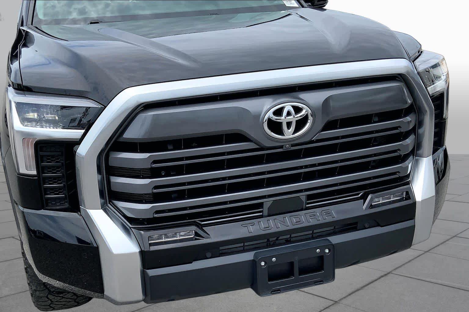 Used 2023 Toyota Tundra Limited AWD/4WD image 29