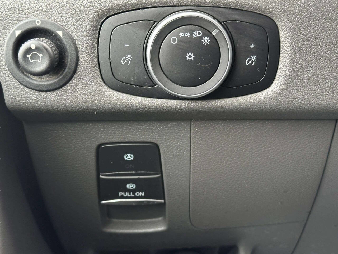 Used 2023 Ford Transit 350 350 3dr SWB Medium Roof Cargo w/ Load Area Protection Package image 19