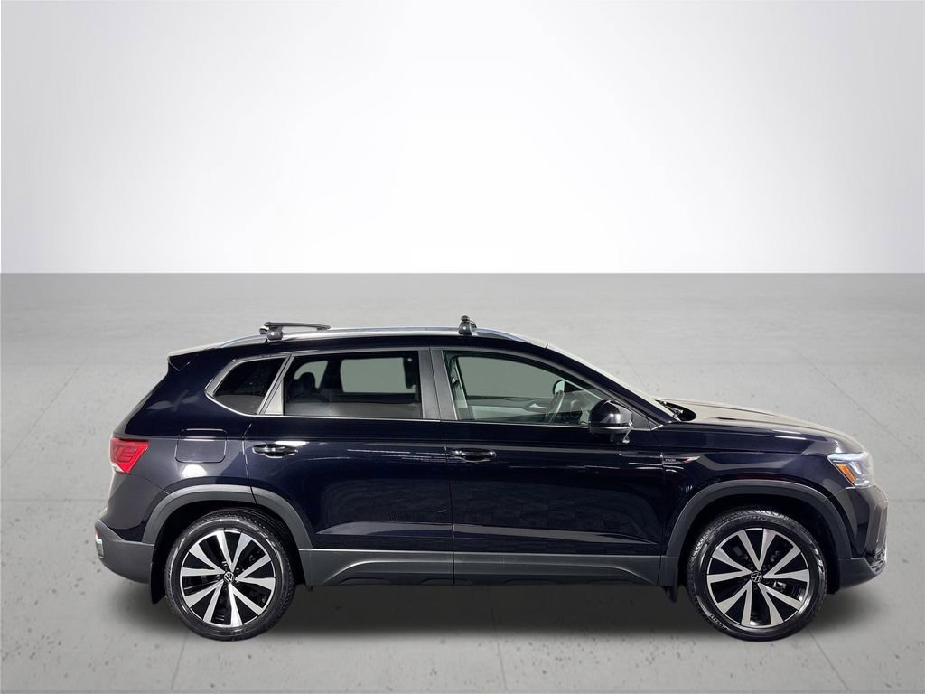Used 2022 Volkswagen Taos SE w/ Panoramic Sunroof Package AWD/4WD image 5