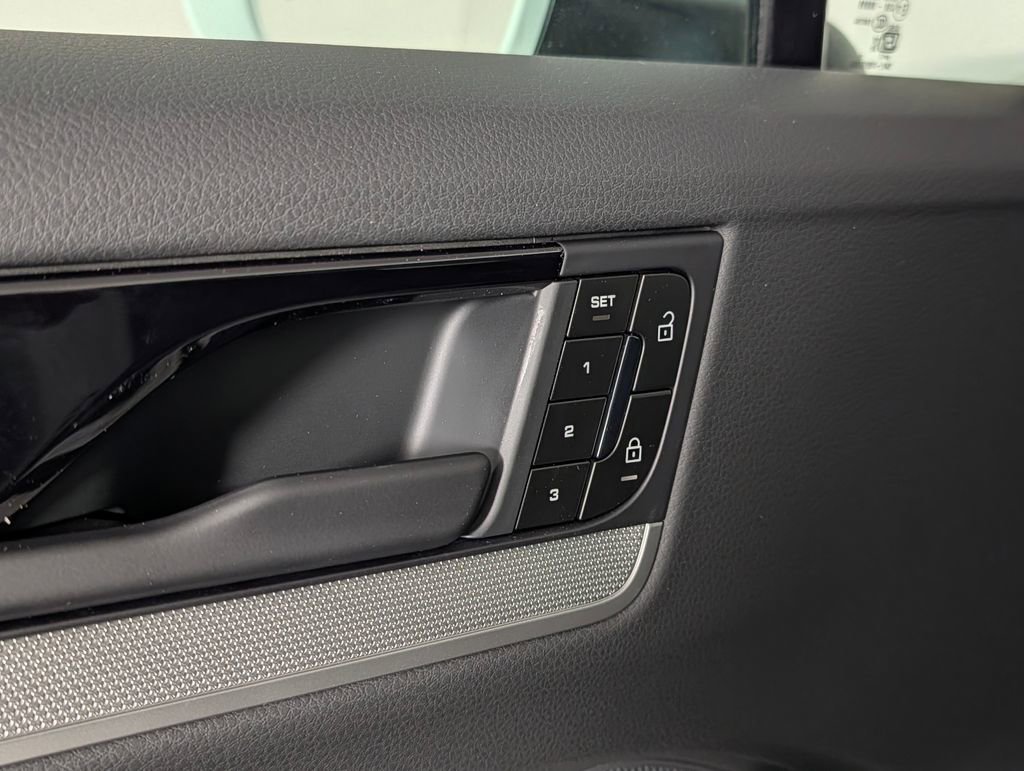 New 2026 Porsche Cayenne image 26