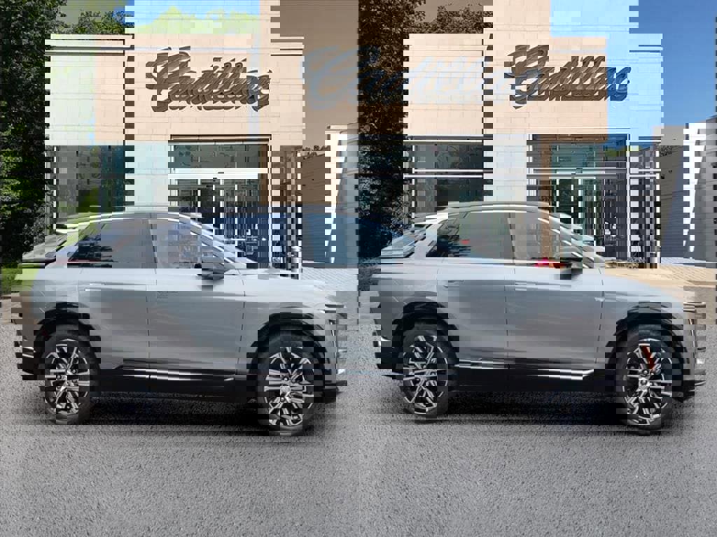 New 2026 Cadillac Lyriq Luxury image 6