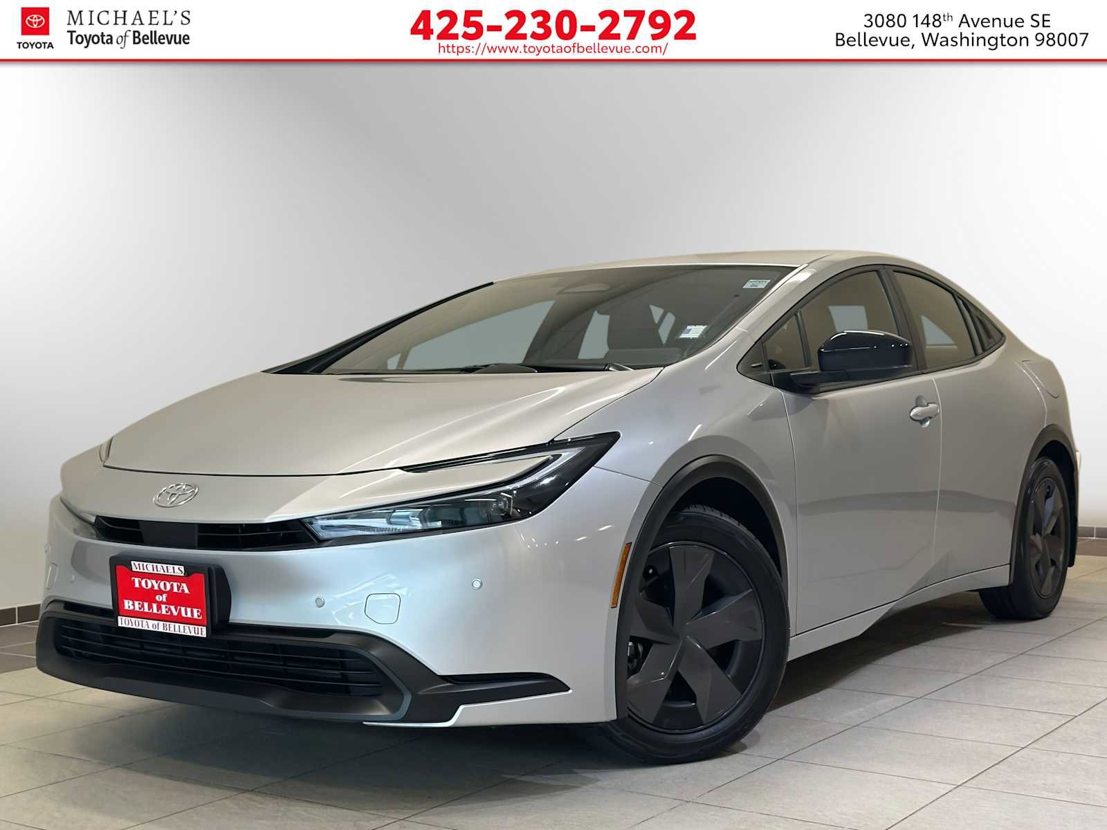 Used 2024 Toyota Prius LE image 1