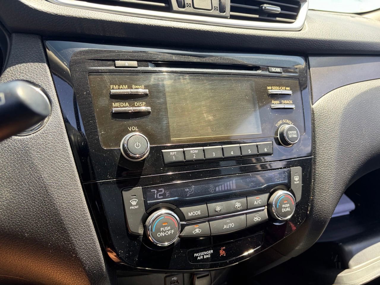 Used 2015 Nissan Rogue SV w/ SV Family Package AWD/4WD image 8