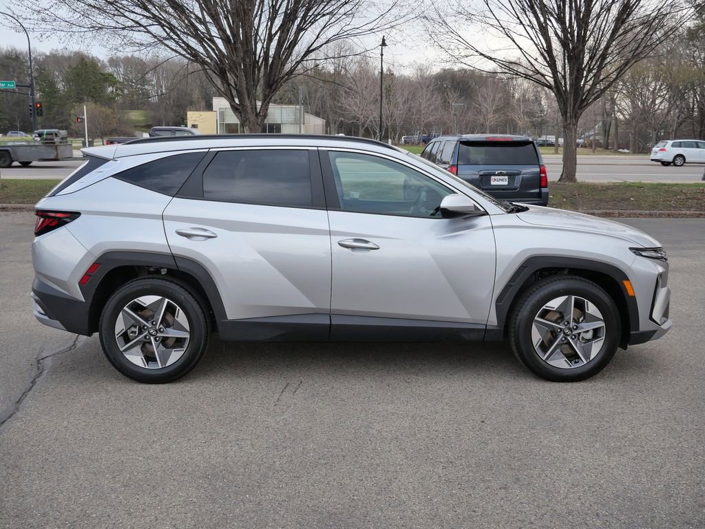 Used 2025 Hyundai Tucson SEL FWD image 13