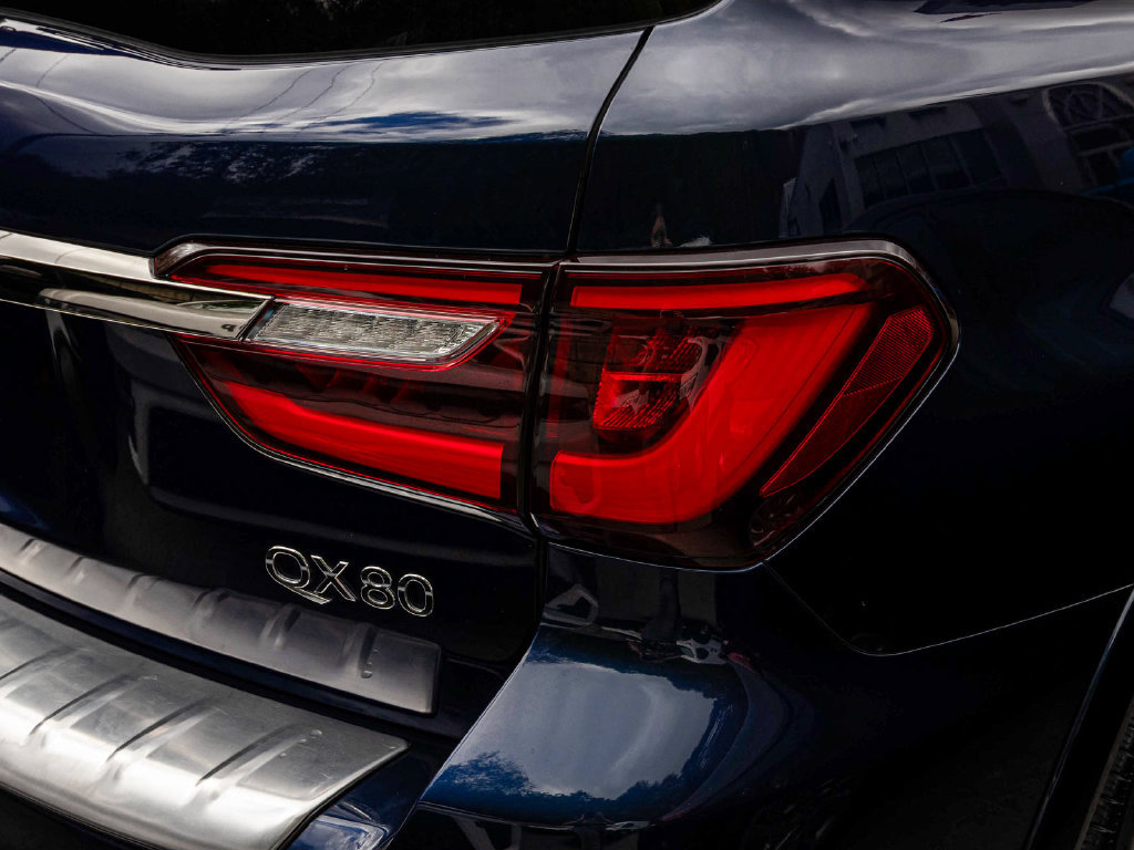Used 2024 INFINITI QX80 Sensory AWD/4WD image 41
