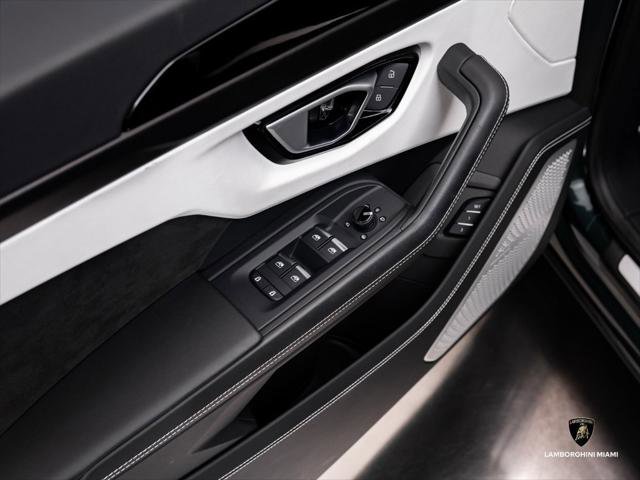 Used 2024 Lamborghini Urus S AWD/4WD image 37