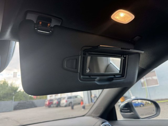 Used 2025 Mercedes-Benz CLA 250 4MATIC image 39