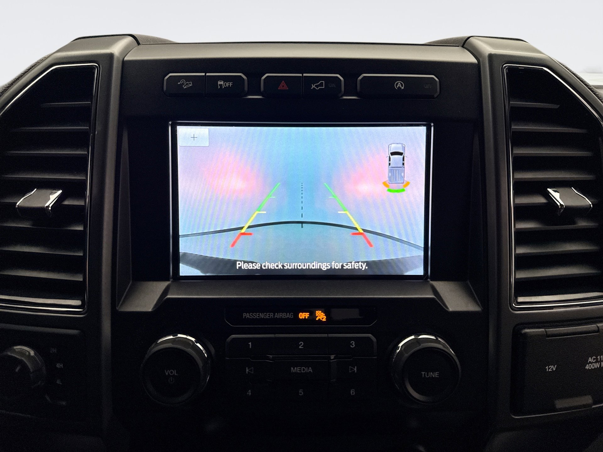 Used 2019 Ford F150 XLT w/ Equipment Group 302A Luxury AWD/4WD image 16