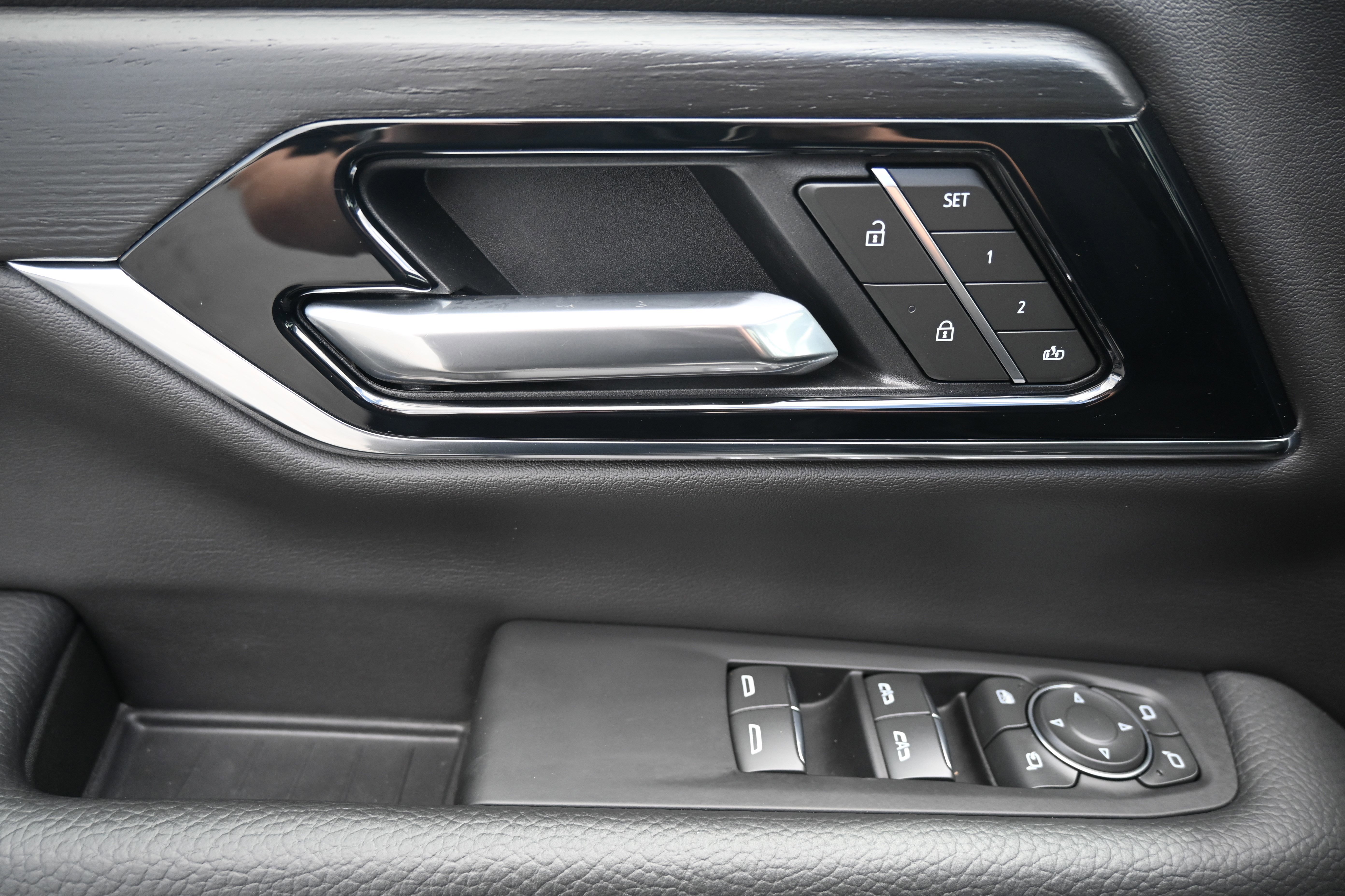 Used 2025 GMC Yukon Denali image 7