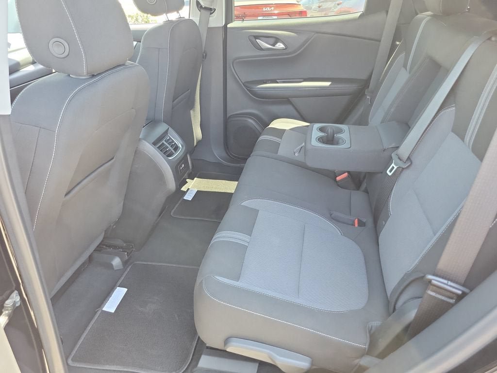 Used 2025 Chevrolet Blazer LT FWD image 12