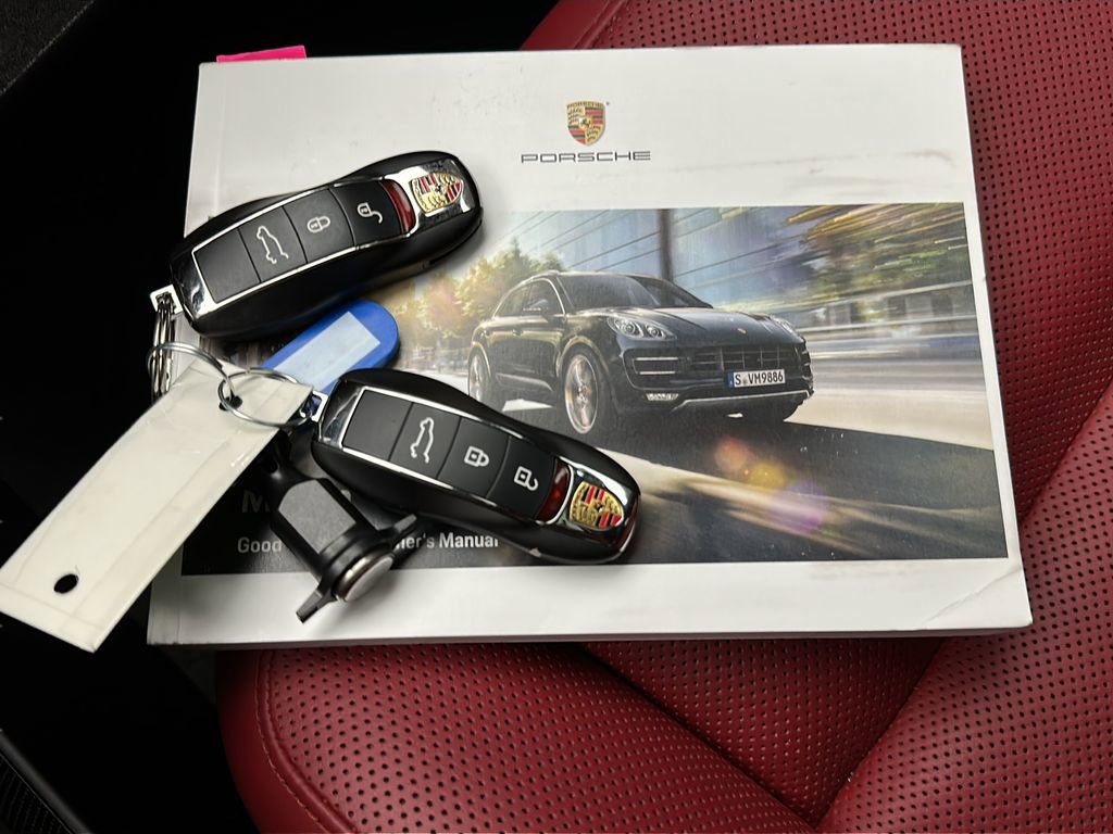 Used 2018 Porsche Macan S image 31