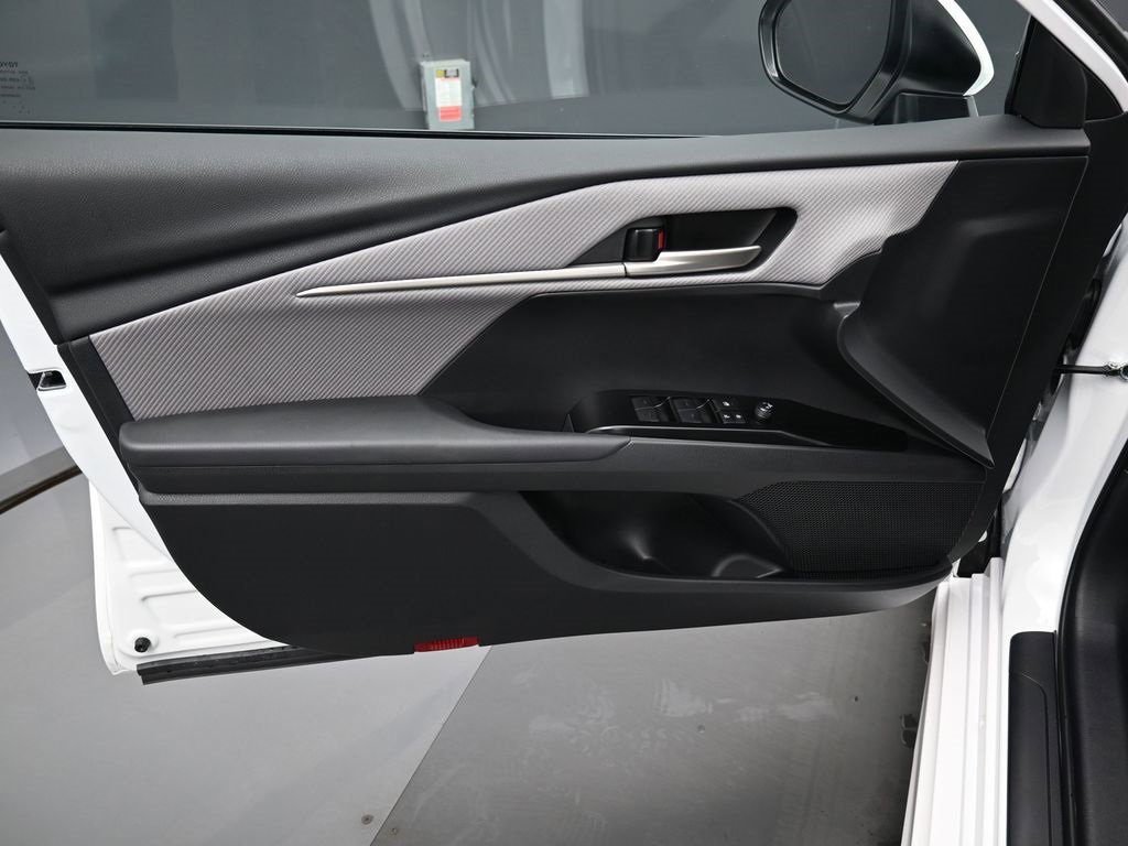 Certified 2025 Toyota Camry SE image 11