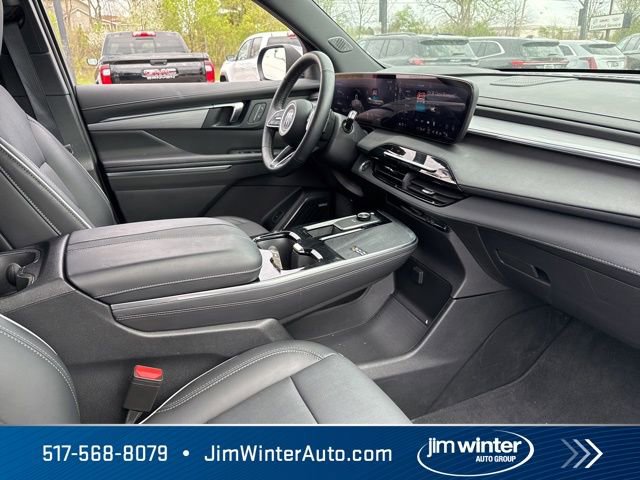 Used 2025 Buick Enclave Preferred AWD/4WD image 12