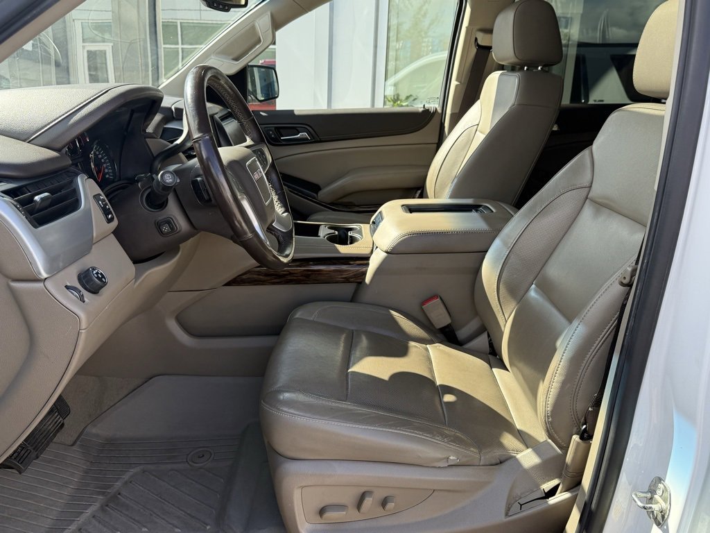 Used 2020 GMC Yukon XL SLT w/ Premium Edition image 9