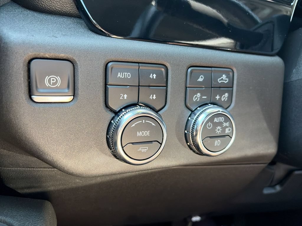 Used 2024 GMC Sierra 3500 SLT w/ SLT Premium Package AWD/4WD image 26