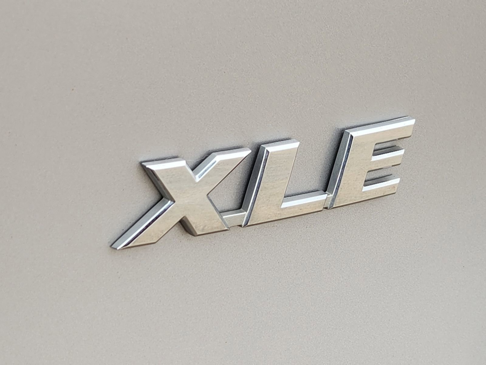 Used 2023 Toyota RAV4 XLE Premium image 13