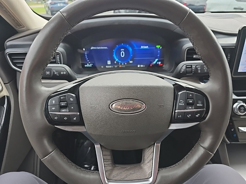 Used 2023 Ford Explorer Platinum w/ Class IV Trailer Tow Package image 12