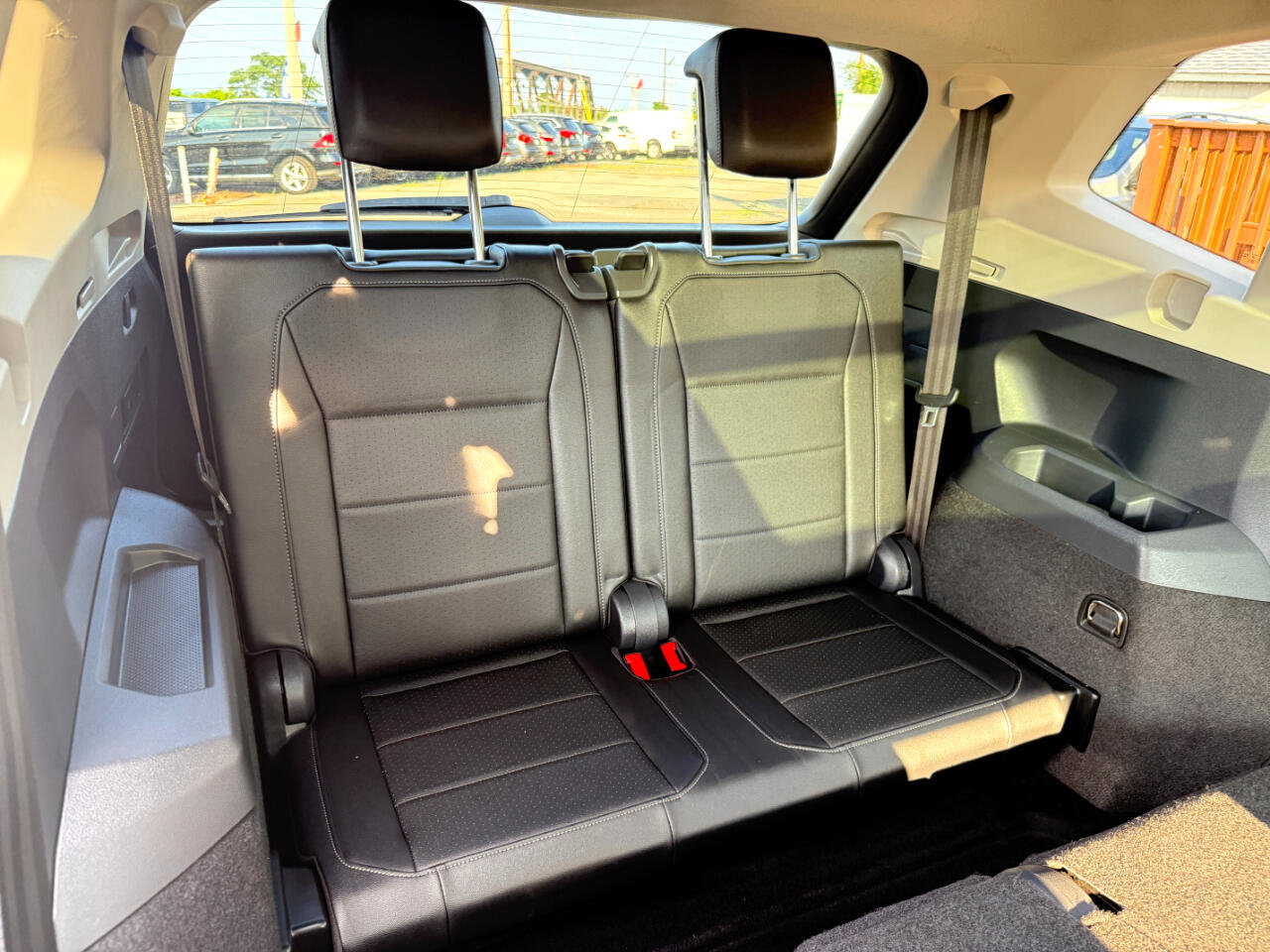 Used 2019 Volkswagen Tiguan SE w/ Panoramic Sunroof Package image 39