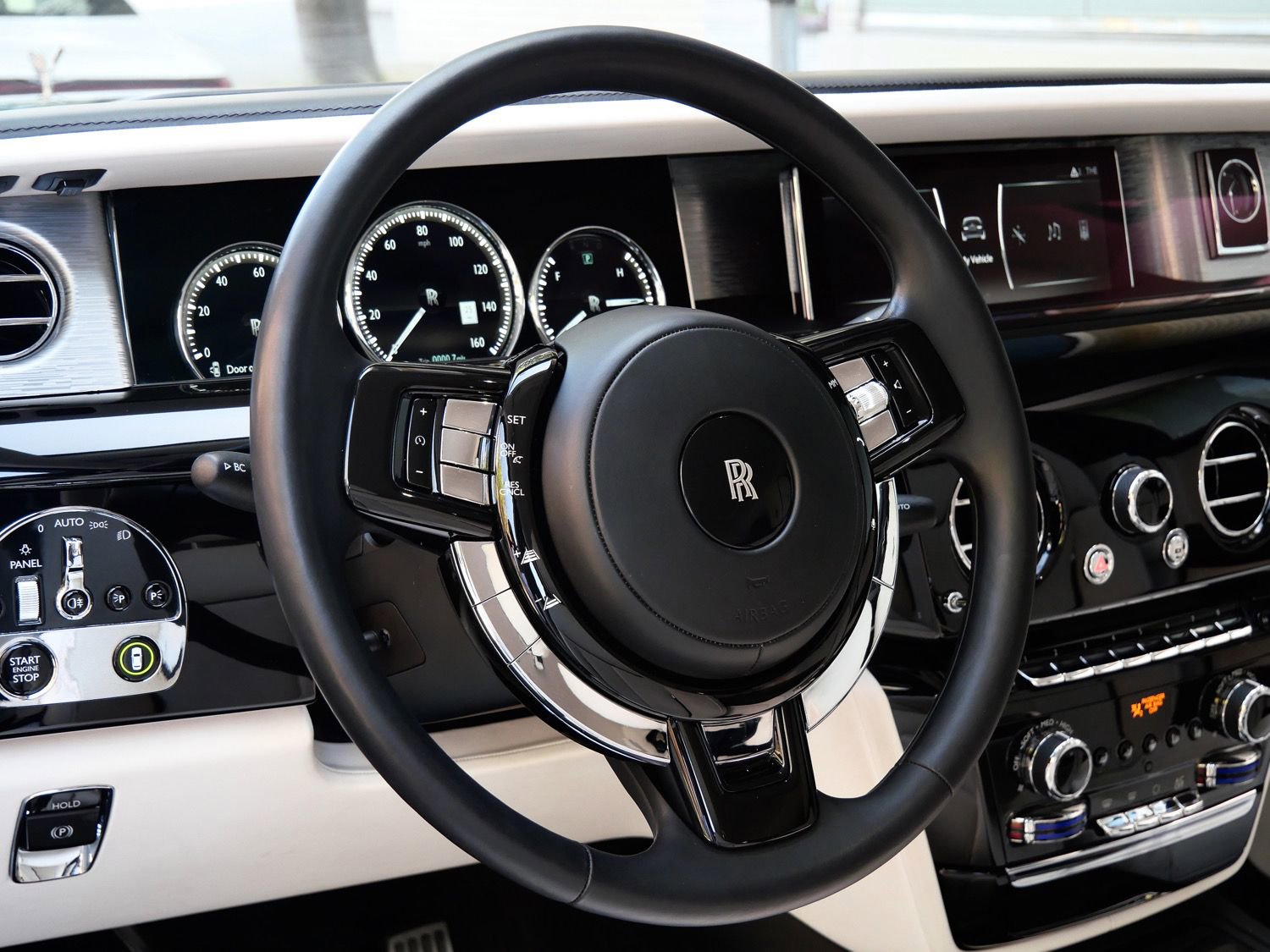 Certified 2022 Rolls-Royce Phantom Extended Wheelbase w/ The Phantom Package RWD image 24