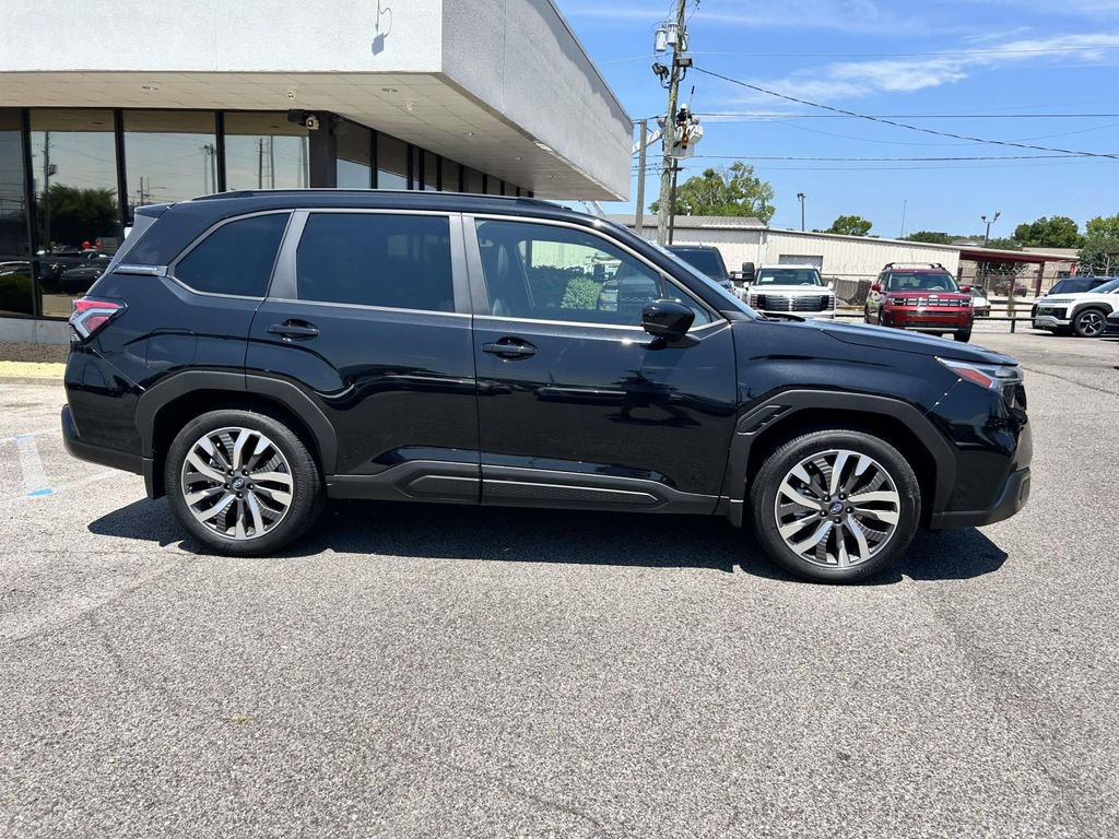 Used 2025 Subaru Forester Touring w/ Popular Package - Touring AWD/4WD image 2