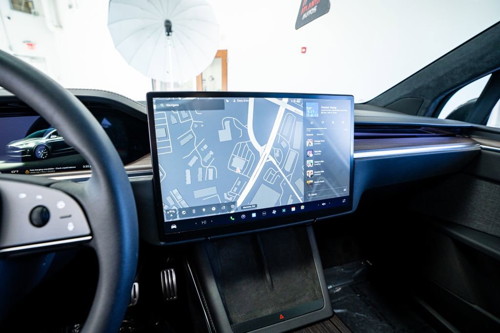 Used 2024 Tesla Model X image 42