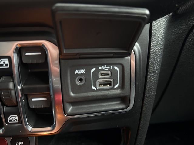 Certified 2022 Jeep Gladiator Rubicon w/ Cold Weather Group image 23