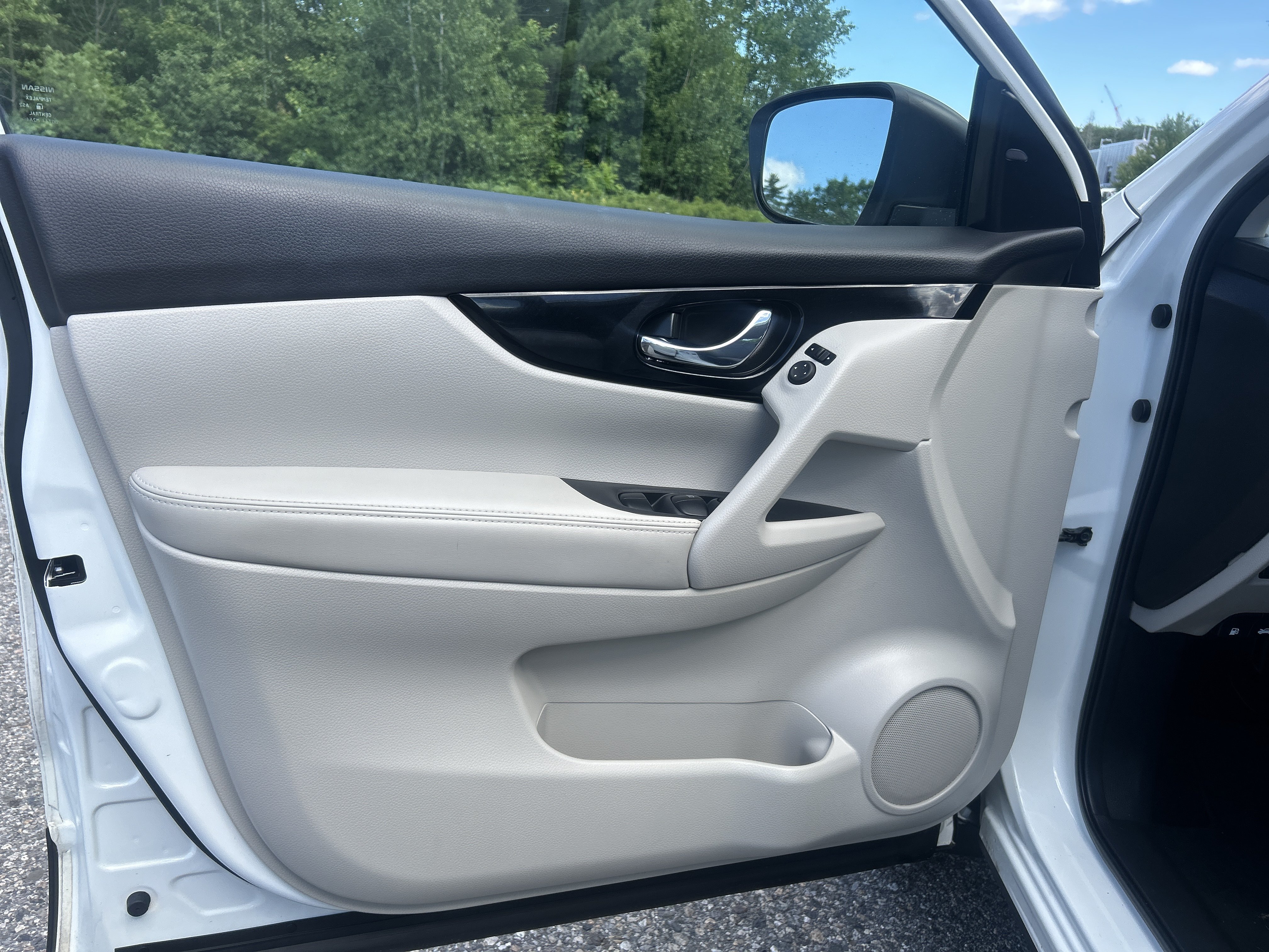 Certified 2022 Nissan Rogue Sport SL AWD/4WD image 15