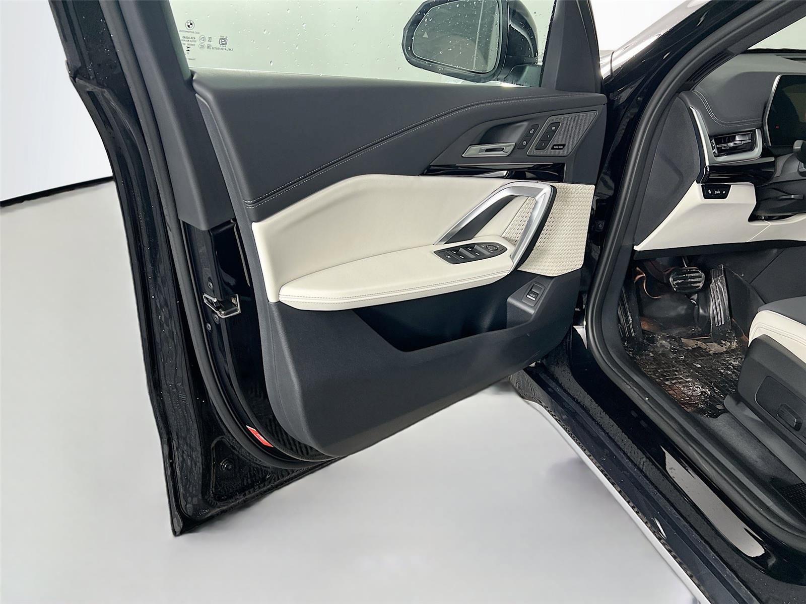 New 2026 BMW X1 xDrive28i AWD/4WD image 16
