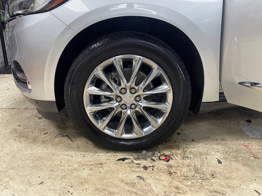 Used 2021 Buick Enclave Premium w/ Sun and Sites Package AWD/4WD image 11