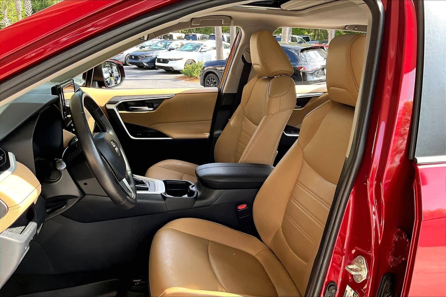 Used 2019 Toyota RAV4 XLE Premium w/ Cold Weather Package image 8