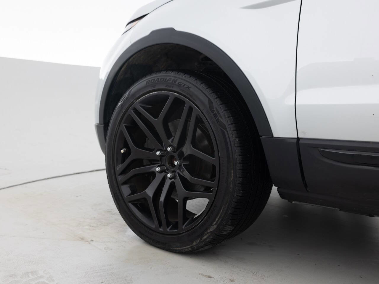 Used 2017 Land Rover Range Rover Evoque SE image 17