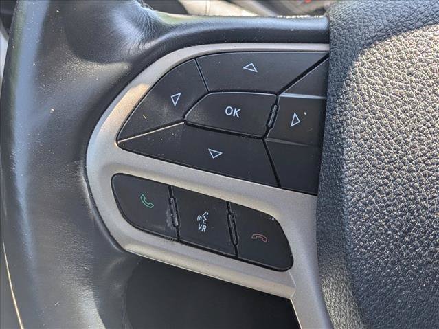 Used 2018 Jeep Cherokee Limited w/ Technology Group AWD/4WD image 11