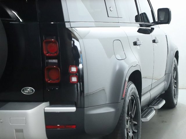 Certified 2023 Land Rover Defender 130 SE AWD/4WD image 8