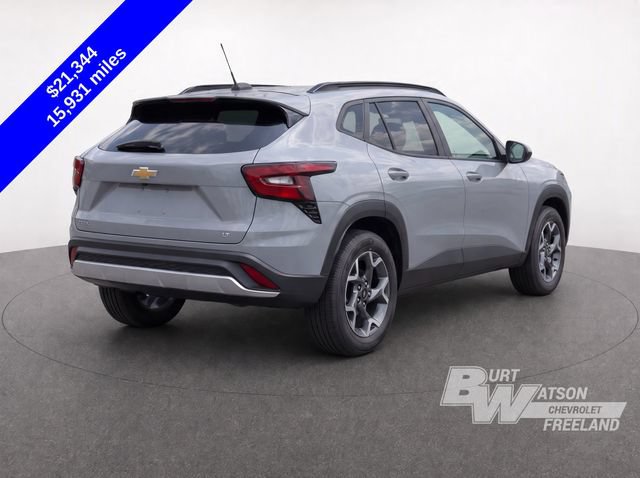 Used 2024 Chevrolet Trax LT w/ LT Convenience Package FWD image 5