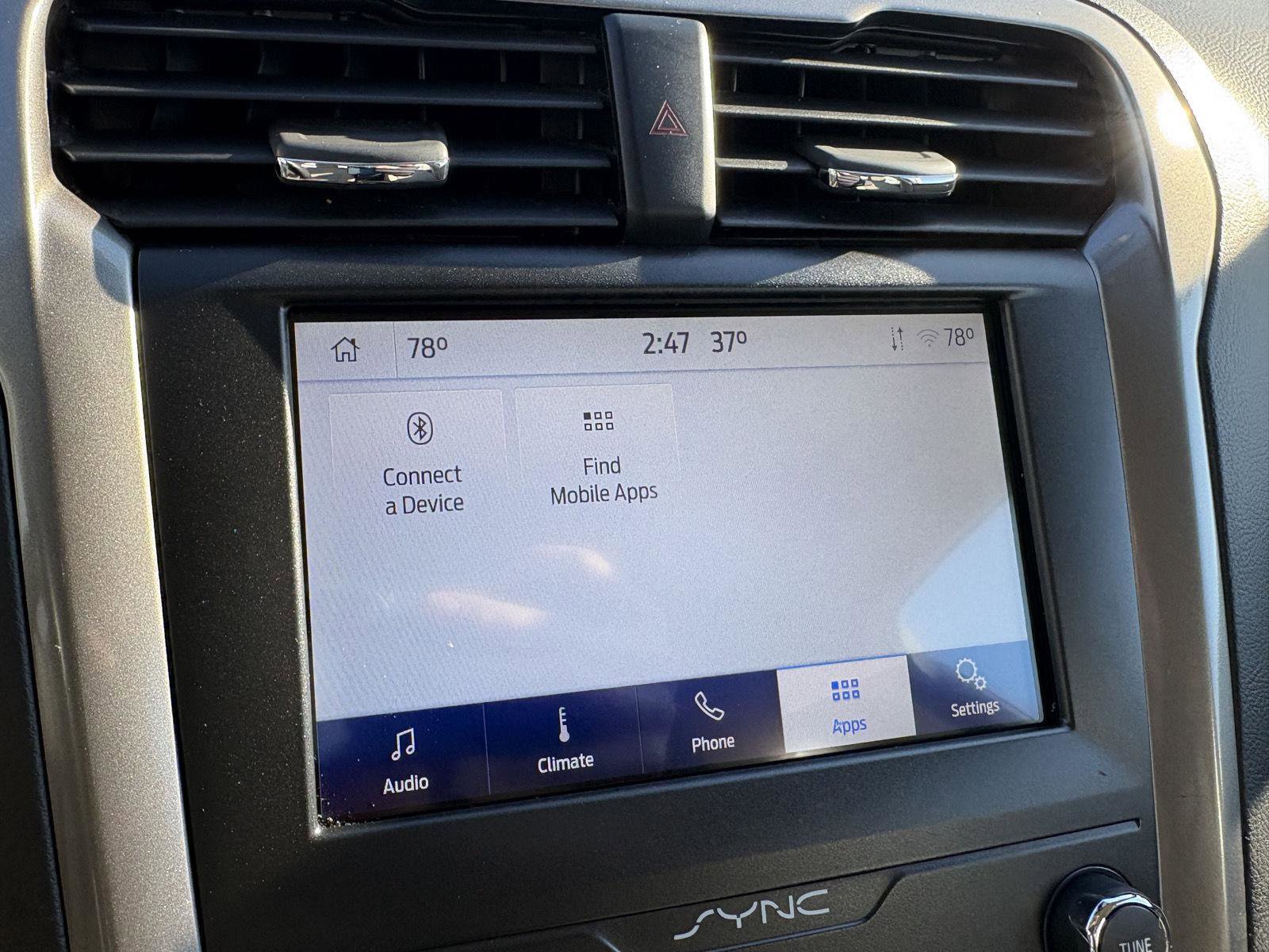 Used 2020 Ford Fusion SE image 9