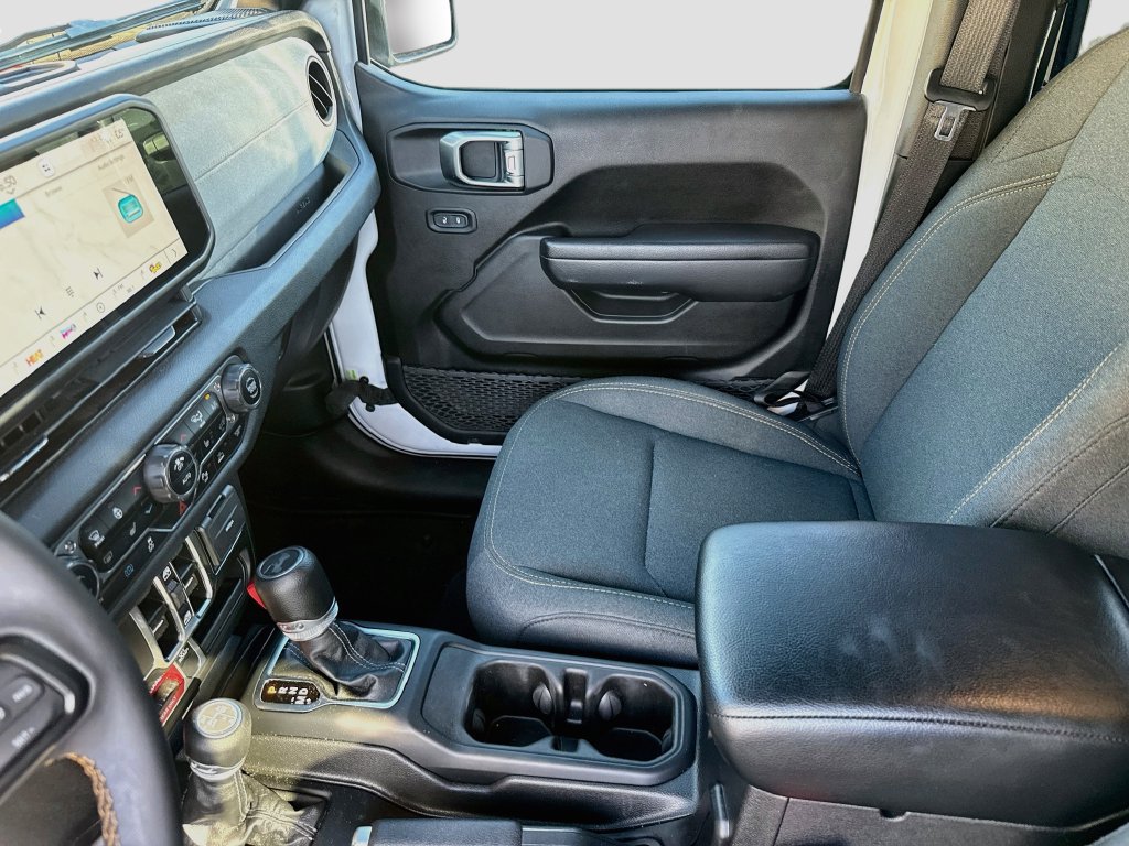 Used 2024 Jeep Wrangler Unlimited AWD/4WD image 26
